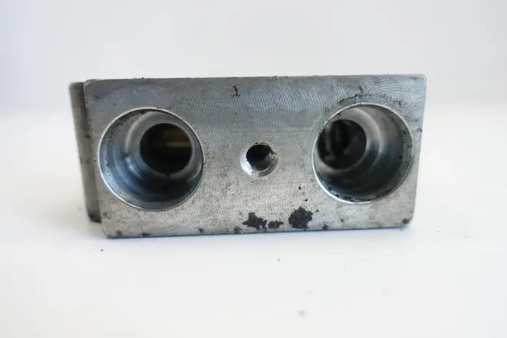 BMW F10 535 3.0 i TERMOSTAT OLEJU 7592723 oryginał