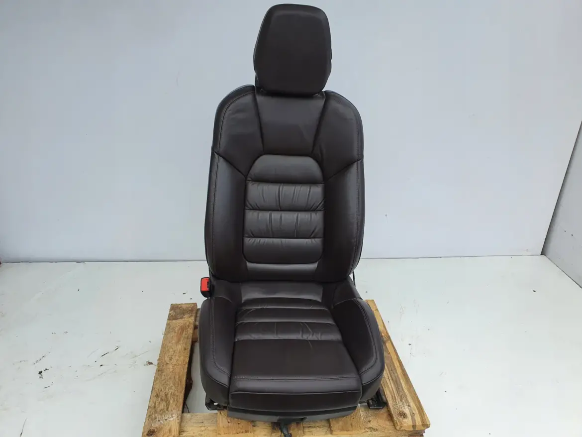 Porsche Cayenne FOTELE KOMPLET FOTELI europa DVD