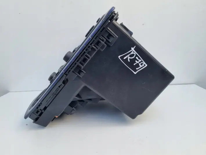 Volvo S60 I V70 II XC70 RADIO CD Radioodtwarzacz HU-650 panel klimatyzacji