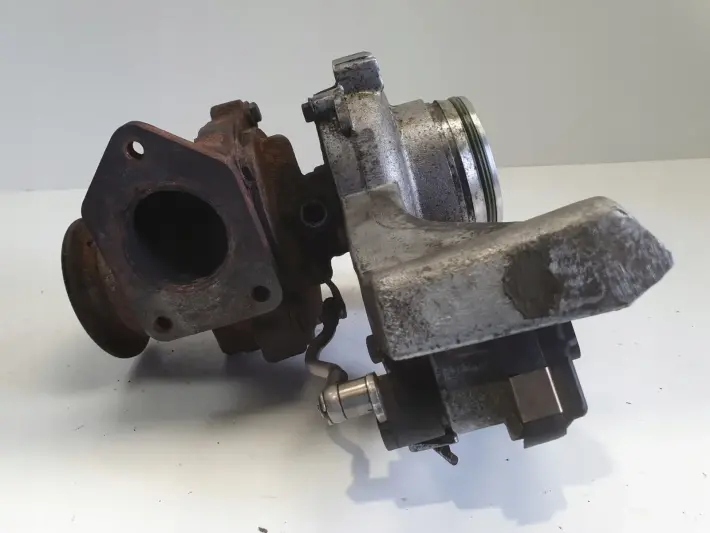 BMW E87 E90 E91 2.0 D N47 TURBOSPRĘŻARKA turbo 7800594