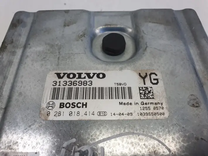 Volvo V40 II 2.0 D3 STEROWNIK SILNIKA komputer 31336983 0281018414