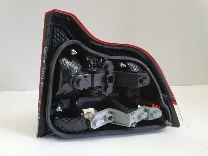 VOLVO S60 I LIFT 04-10r TYLNIA LAMPA LEWA LEWY TYŁ