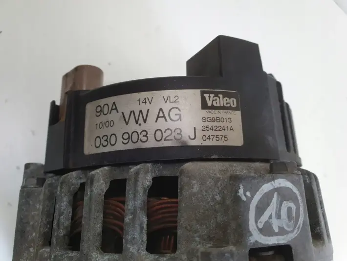 VW Golf IV 1.6 8V ALTERNATOR valeo 030903023J