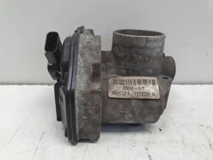 Ford Focus MK2 1.6 16V PRZEPUSTNICA 2S6U-9E927-FC