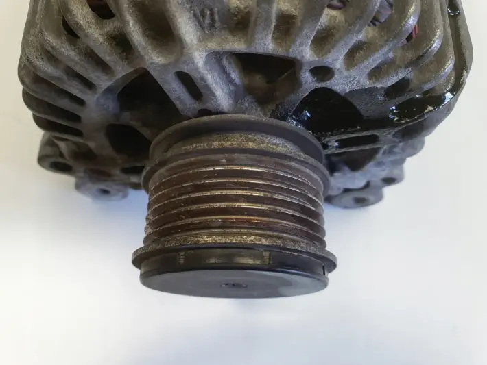 Audi A3 II 8P 1.9 TDI ALTERNATOR Valeo 06F903023C 140A