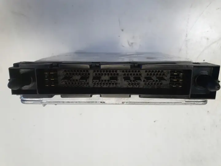 Volvo V70 II 2.4 BENZYNA KOMPUTER SILNIKA sterownik 30684877 079700-9540