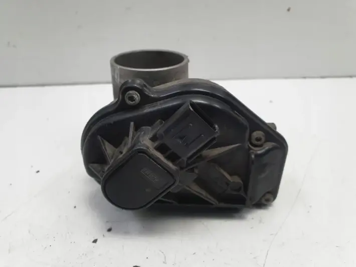 Ford Focus MK2 II 1.6 16V PRZEPUSTNICA VP4F9U-9E928-BA