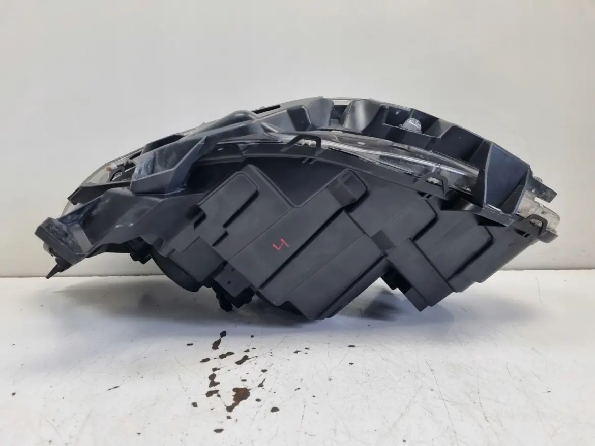 Renault Clio III 09-12r LIFT PRZEDNIA LAMPA PRAWA PRAWY PRZÓD 260107056R