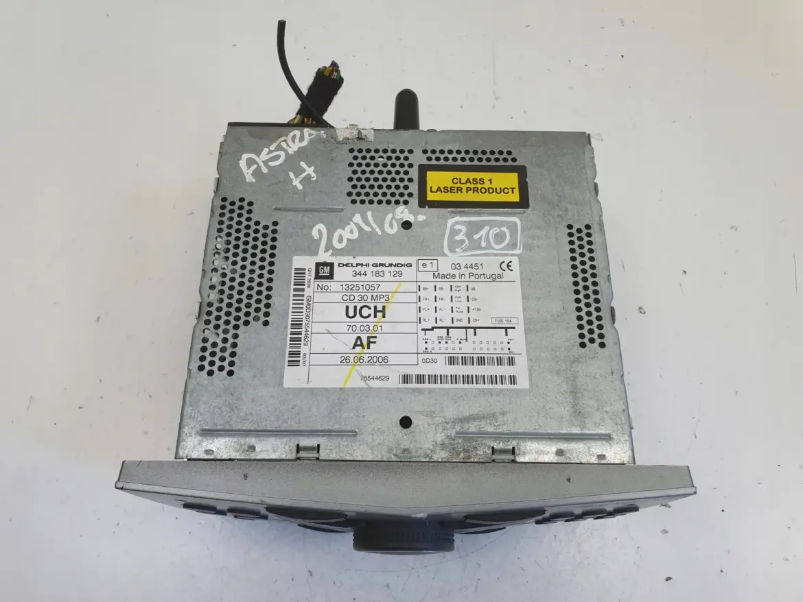 Opel Zafira B Astra H III RADIOODTWARZACZ CD Radio Cd 13251057