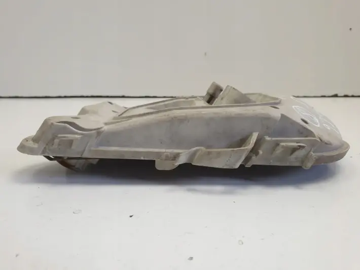 Audi A6 C6 sedan LEWY WKŁAD TYLNEJ LAMPY w Błotnik