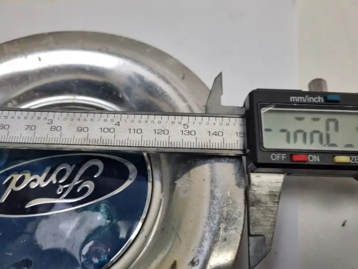 Ford DEKIELEK FELGI Kapsel kołpak 4M51-1A065-GB 148mm Chrom
