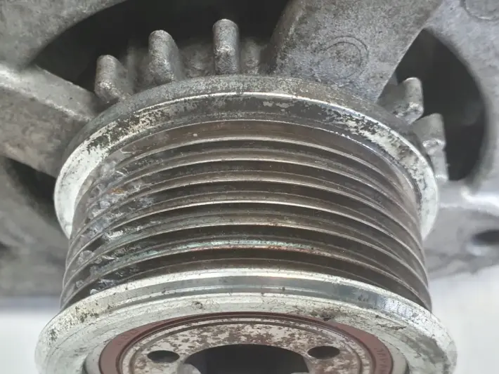 Toyota Avensis T25 2.0 D4D ALTERNATOR denso 104210-2220