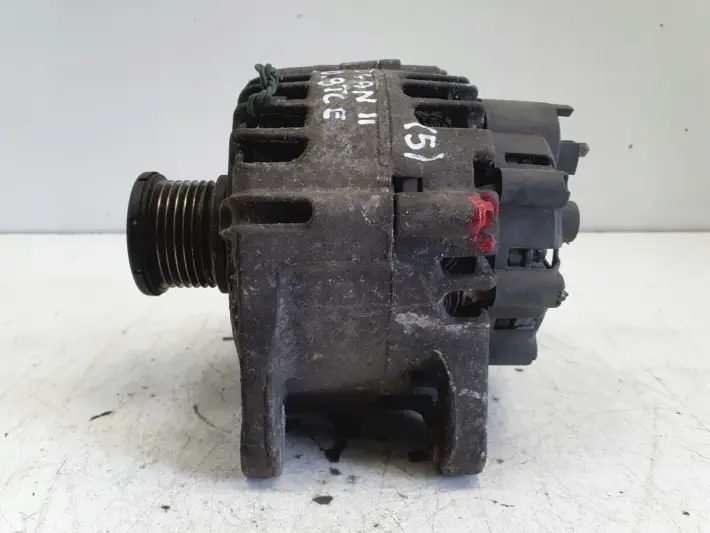 Dacia Logan II 0.9 TCe ALTERNATOR 231000091R valeo