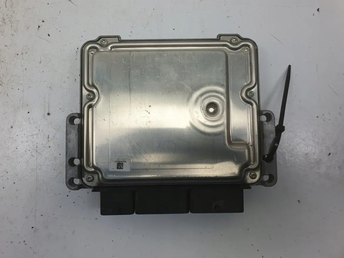 Renault Kangoo III 1.5 DCI STEROWNIK SILNIKA komputer 0281032885