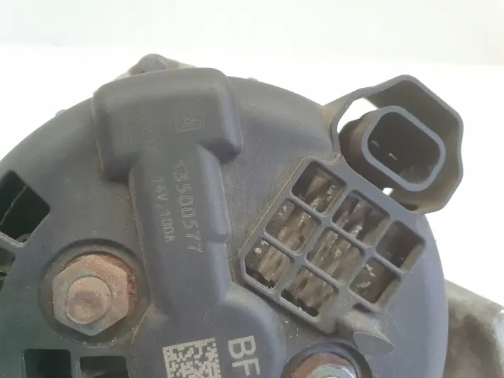 Opel Zafira B 1.8 16V ALTERNATOR 13500577