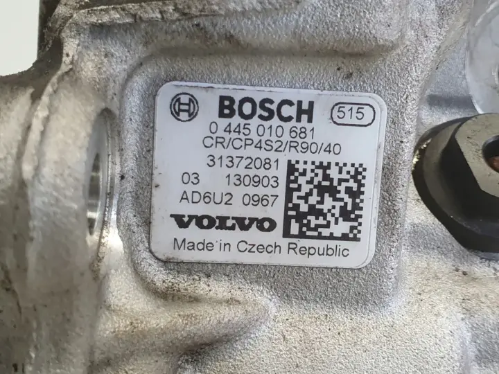 Volvo S60 II V60 2.0 D4 POMPA WTRYSKOWA paliwa 0445010681
