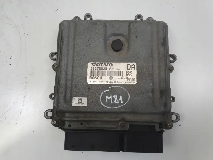 Volvo XC90 2.4 D5 KOMPUTER SILNIKA sterownik 31372225 0281019168