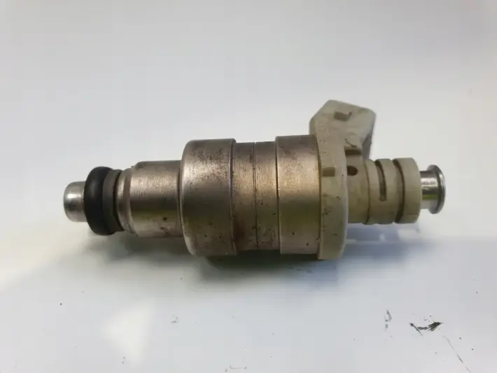 Peugeot 306 1.4 8V WTRYSKIWACZ wtrysk IW155