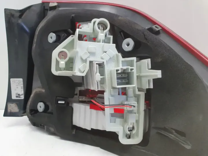 Volvo S60 II 10-13r TYLNIA TYLNA LAMPA LEWA lewy tył ŁADNA 30796267