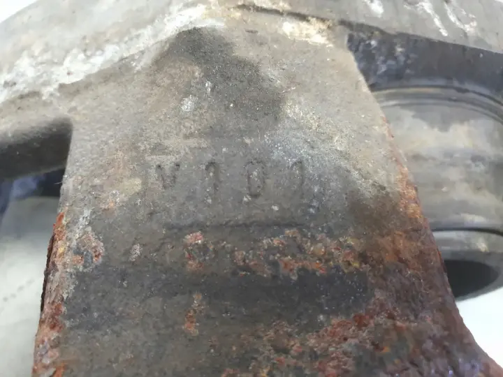 Volvo V40 II PRZEDNI ZACISK HAMULCOWY lewy przód KIEROWCY L.P 975