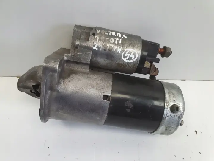 Opel Vectra C 1.9 CDTI ROZRUSZNIK 55352882 M001T30171