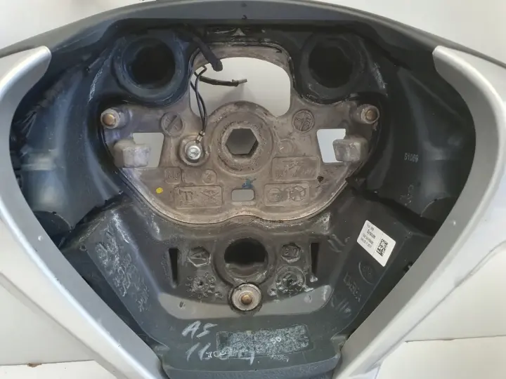 Ford Fiesta MK7 SKÓRZANA KIEROWNICA Multifunkcyjna skóra 34126988A