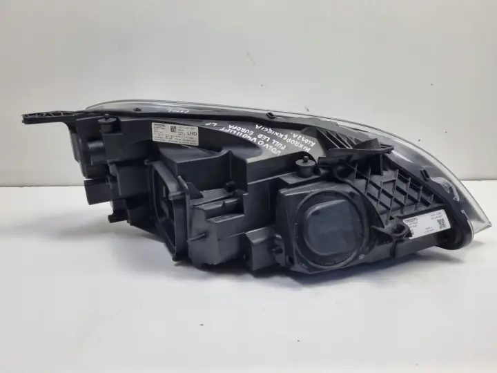 Volvo V40 LIFT PRZEDNIA LAMPA LEWA lewy przód FULL LED EUROPA 31677022