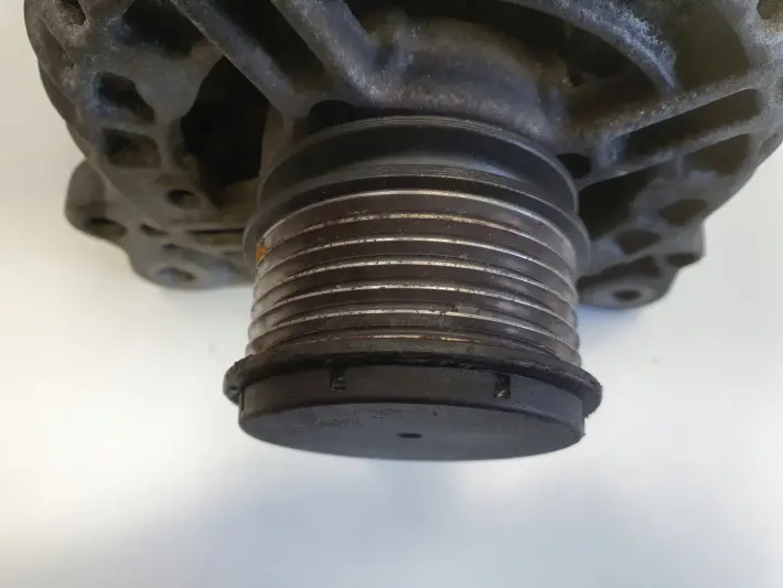 Skoda Superb II 1.9 TDI ALTERNATOR Bosch