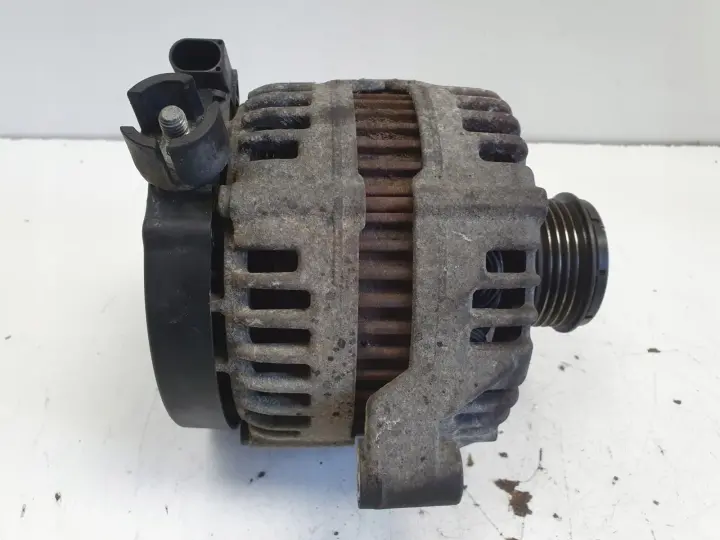 Volvo S40 II V50 2.4 D5 ALTERNATOR 0121615014