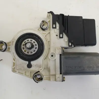 VW Golf IV 5D SILNICZEK SZYBY Prawy tył PASAŻERA