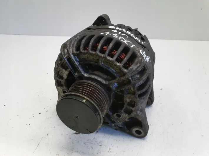 Nissan Qashqai 1.5 DCI ALTERNATOR bosch 0124525140
