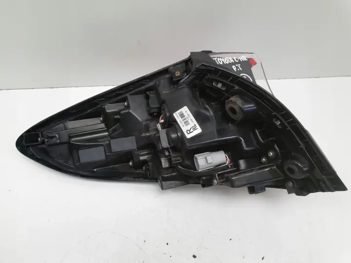 Toyota CHR C-HR TYLNIA TYLNA LAMPA PRAWA prawy tył pasażera 81550-F4030-00