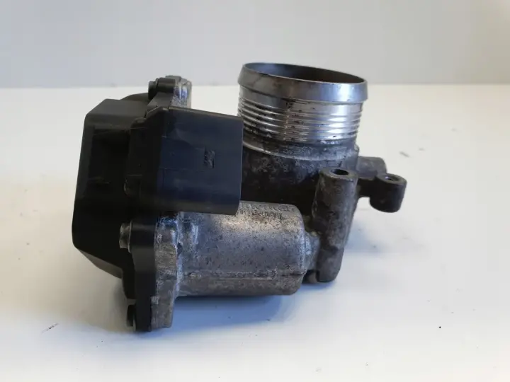 VW Passat B6 2.0 TDI PRZEPUSTNICA A2C83076000