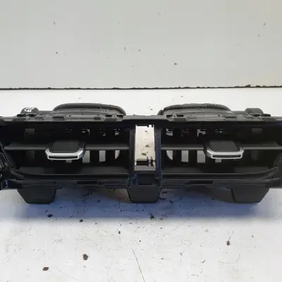 Toyota Corolla XII E21 ŚRODKOWA KRATKA NAWIEWU 55670-02830 05564-2830