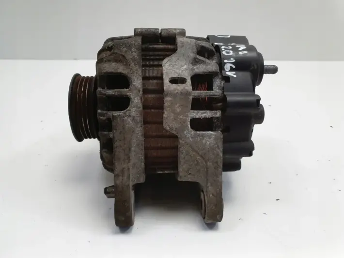 Hyundai Coupe II 2.0 16V ALTERNATOR valeo 2655635 90A