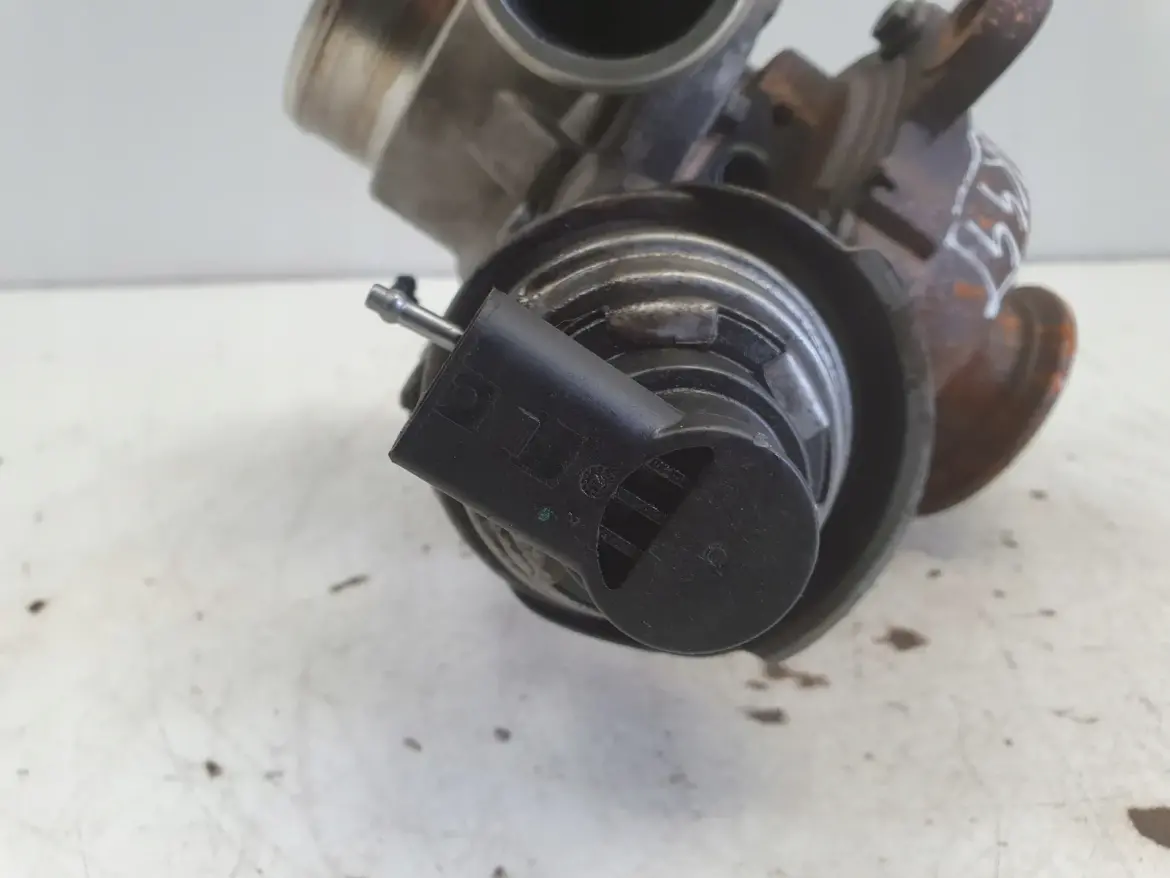 Volvo XC60 S60 V60 II 2.0 D3 TURBOSPRĘŻARKA turbo 31390219