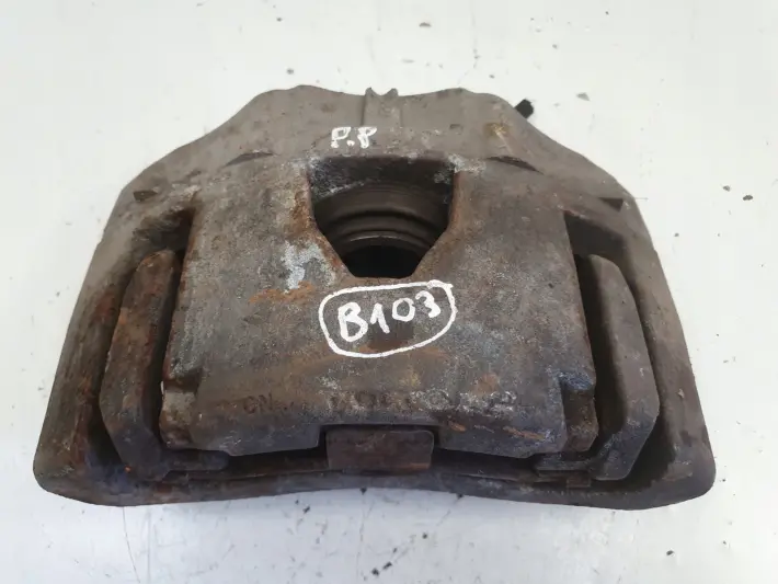 Volvo XC90 I PRZEDNI ZACISK HAMULCOWY lewy przód Kierowcy L.P 30657303 959