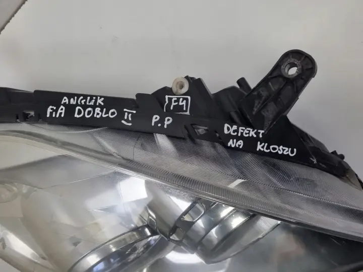 Fiat Doblo II 10-22r PRZEDNIA LAMPA PRAWA PRAWY PRZÓD 51810671