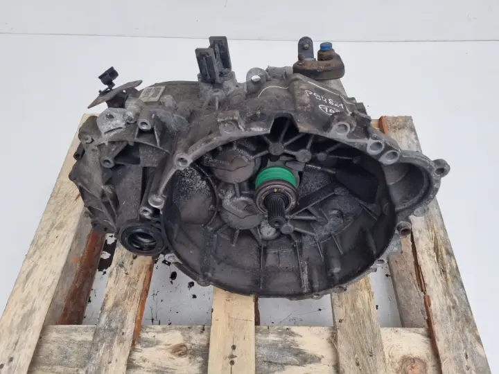 Volvo S60 V70 II 2.5 T turbo SKRZYNIA BIEGÓW manualna P9482180