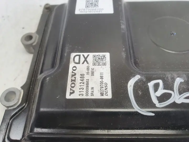Volvo V40 II 2.0 D STEROWNIK SILNIKA komputer 31312486