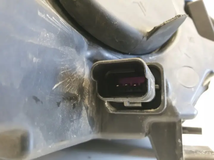 Renault Megane III LIFT PRZEDNIA LAMPA LEWA przód