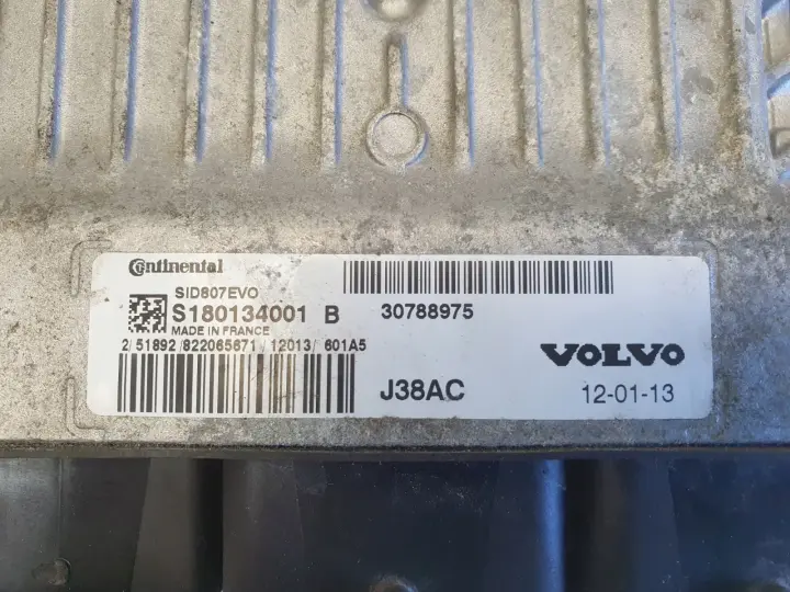 Volvo V50 1.6 D KOMPUTER SILNIKA sterownik 30788975 S180134001B