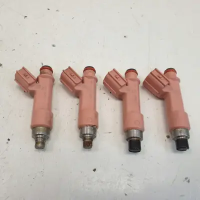 Toyota Yaris III 1.5 HYBRID WTRYSKIWACZ WTRYSK