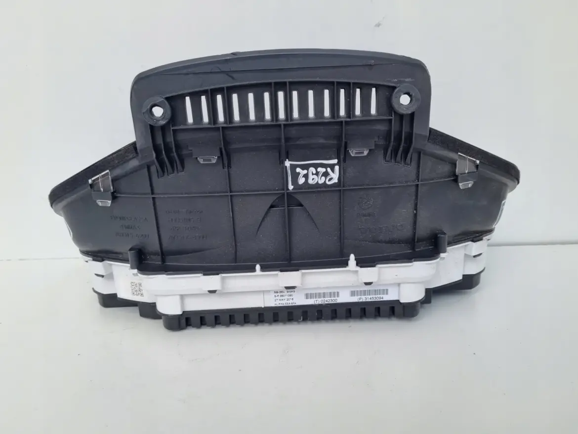 Volvo XC60 I LIFT diesel LICZNIK ZEGARY TFT Europa 31453094