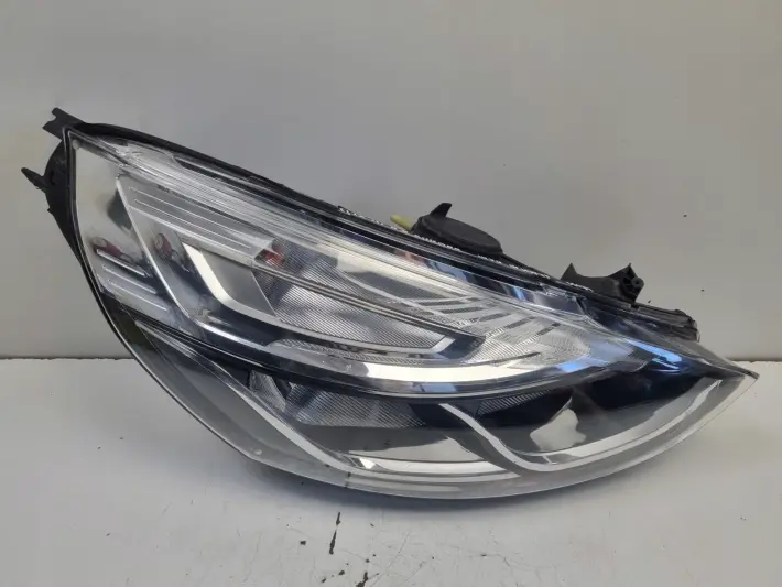 Renault Clio IV 16-20r LIFT PRZEDNIA LAMPA PRAWA PRAWY PRZÓD 260100653R