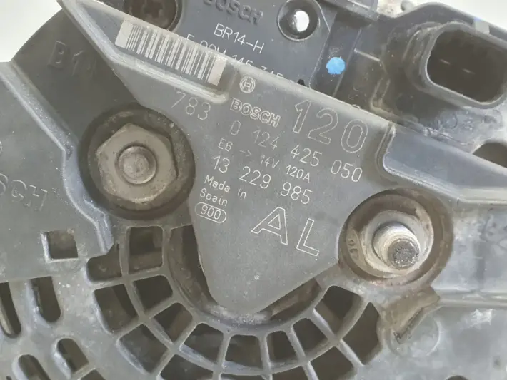 Opel Vectra C lift 1.8 16V ALTERNATOR bosch 0124425050 AL 120A