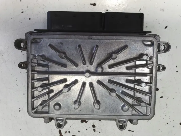 Volvo S80 II 2.5 T STEROWNIK SILNIKA 0261209108