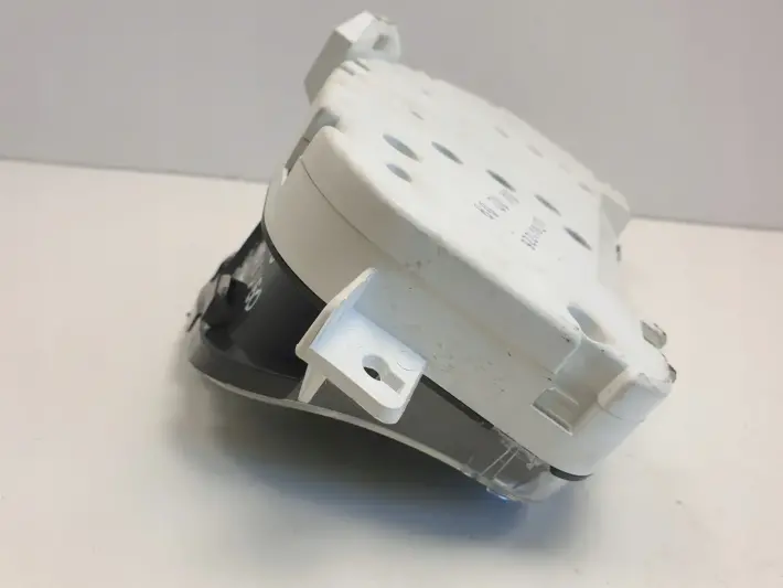 Volvo V50 1.8 16v LICZNIK ZEGARY europa 31254775