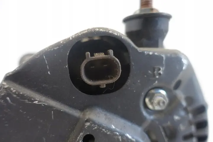 Jeep Liberty 2.4 16V ALTERNATOR oryginał
