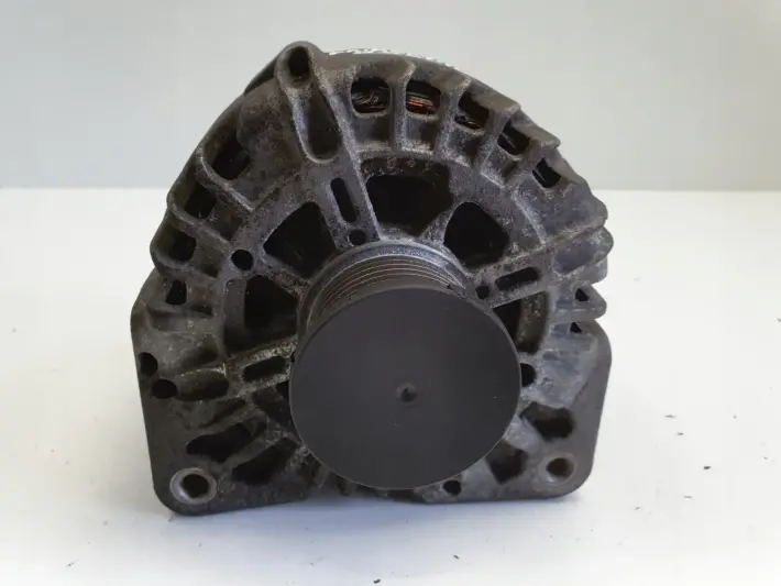 Nissan Primastar 2.0 DCI ALTERNATOR VALEO